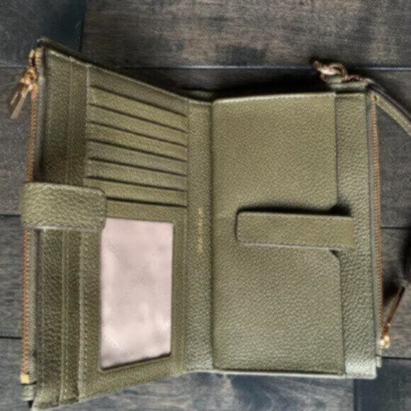 Michael Kors Wristlet Wallet - NEW - Picture 2 of 2